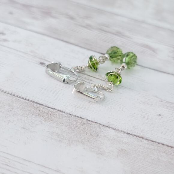 Vintage Clip On Earrings Stunning Extra Long Green & Silver Tone Dangle - Picture 7 of 7